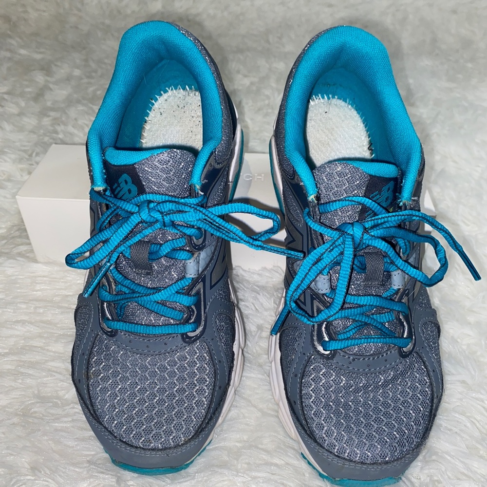 Barley Worn New Balance w560lg6 - Picture 3 of 8